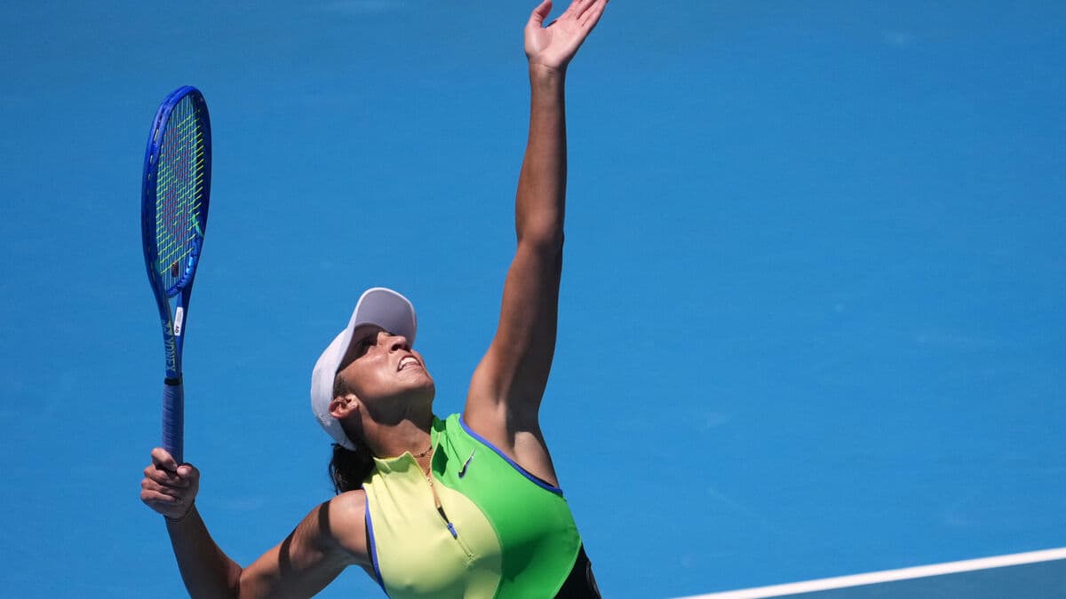 Madison Keys advances in Australian Open after nervous start