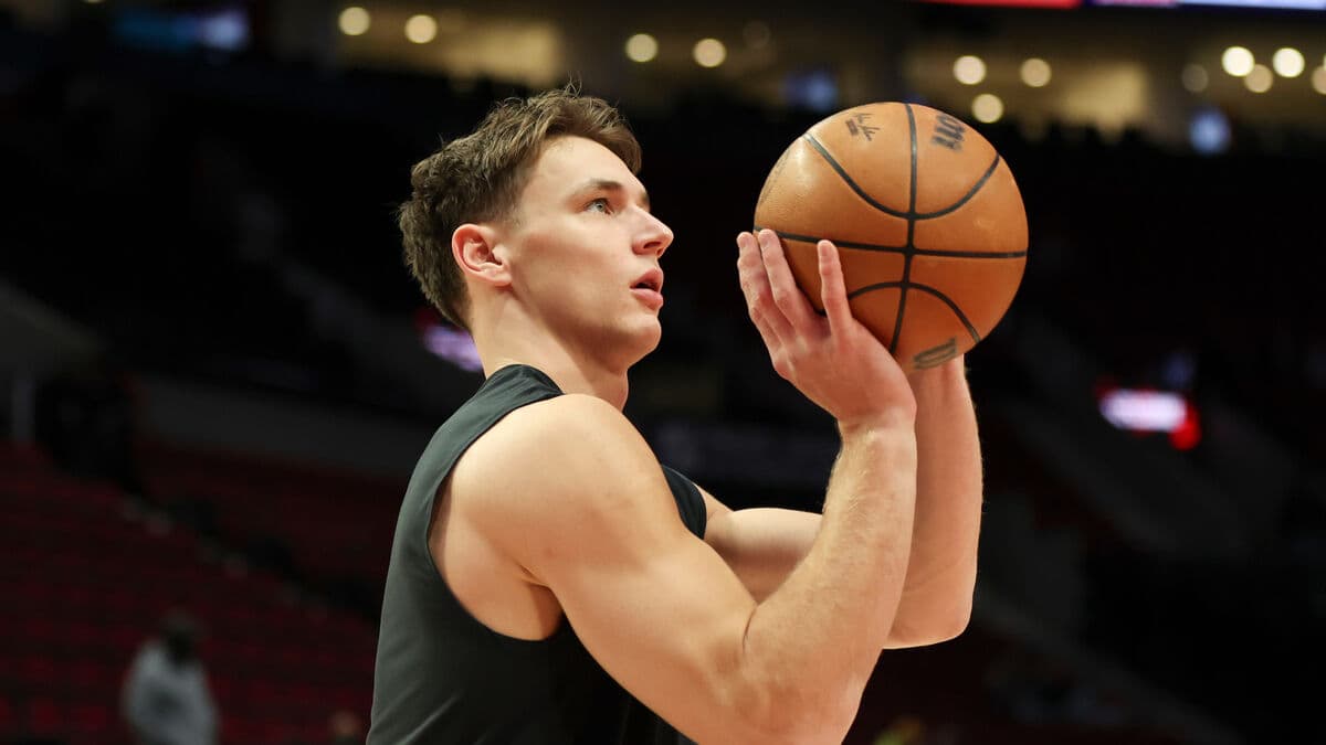 Pelle Larsson remains out of action for Miami after elbow injury