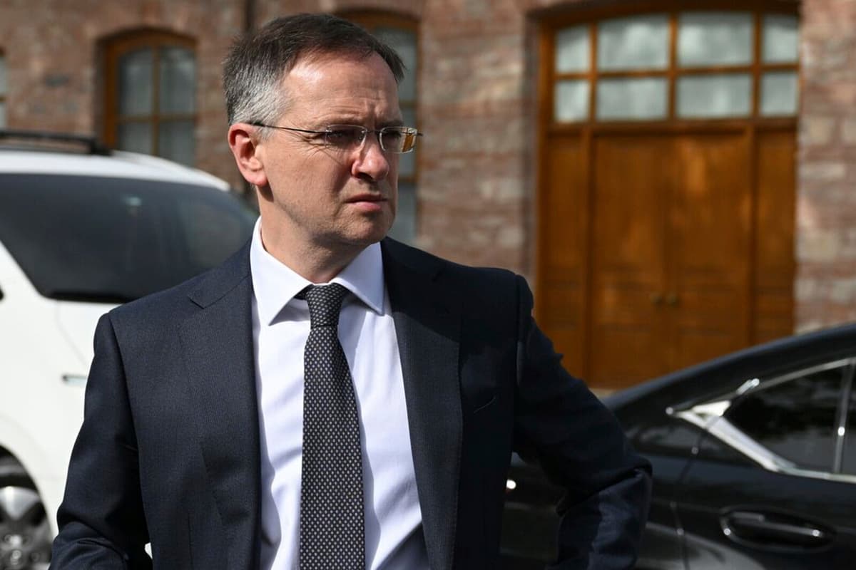 Russian Envoy Cites 18th Century War with Sweden in Ukraine Talks