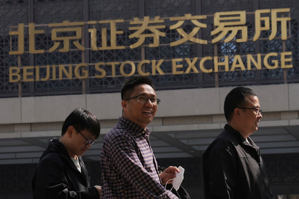 Positive Trends on China's Stock Markets as Week Ends