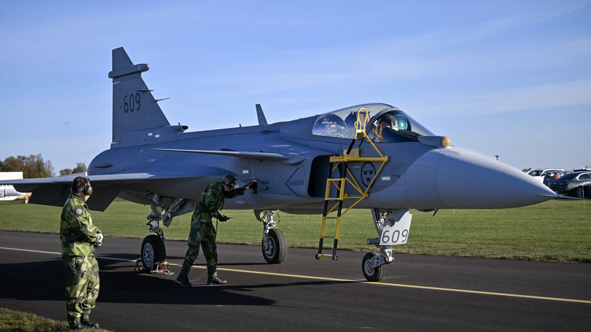 Saab Shares Surge 6 Percent After Boosted 2025 Sales Forecast