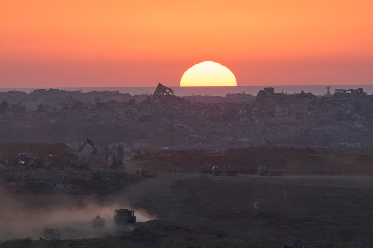 Ceasefire Talks in Gaza Face Challenges Amid Hostage Release Proposal