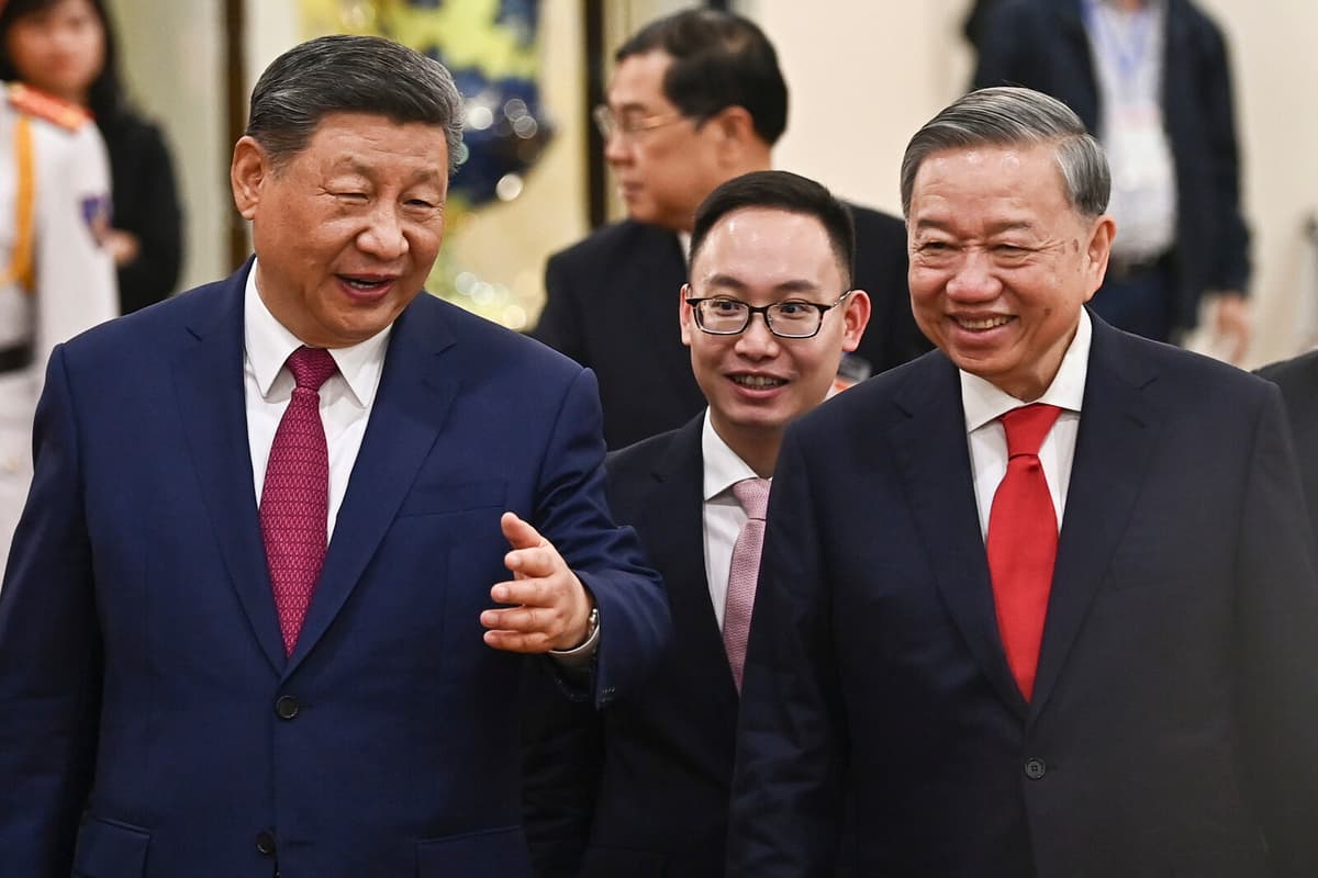 Xi Urges Vietnam to Unite Against US Trade Tactics
