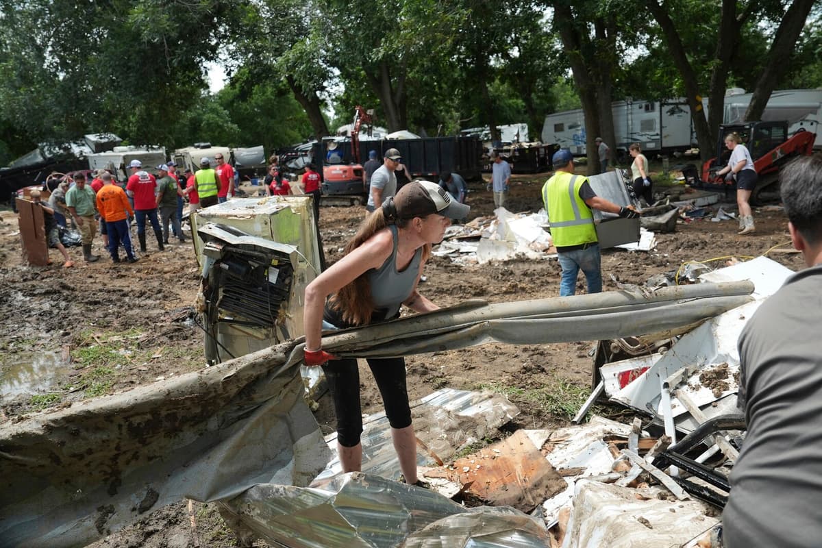Thousands of Texas Flood Relief Calls Unanswered by FEMA