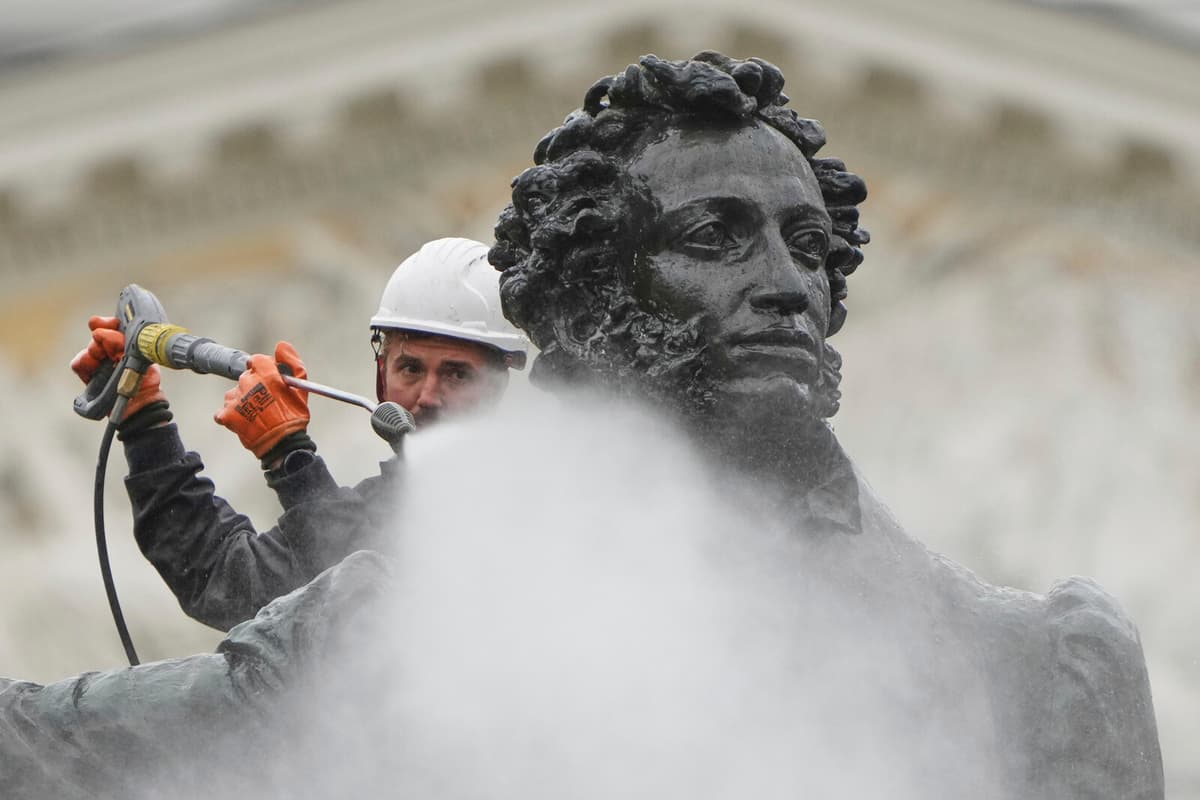 Russian Classics Stolen and Replaced with Forgeries in European Libraries