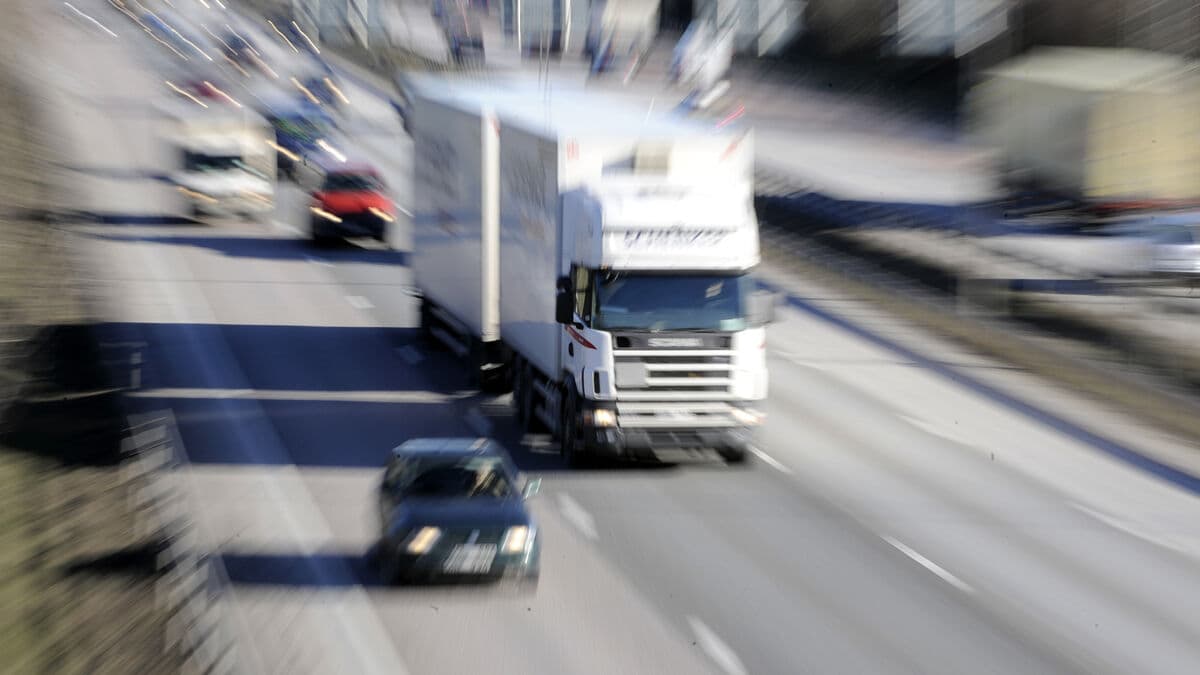 Trump Announces 25% Tariffs on Imported Trucks Starting November