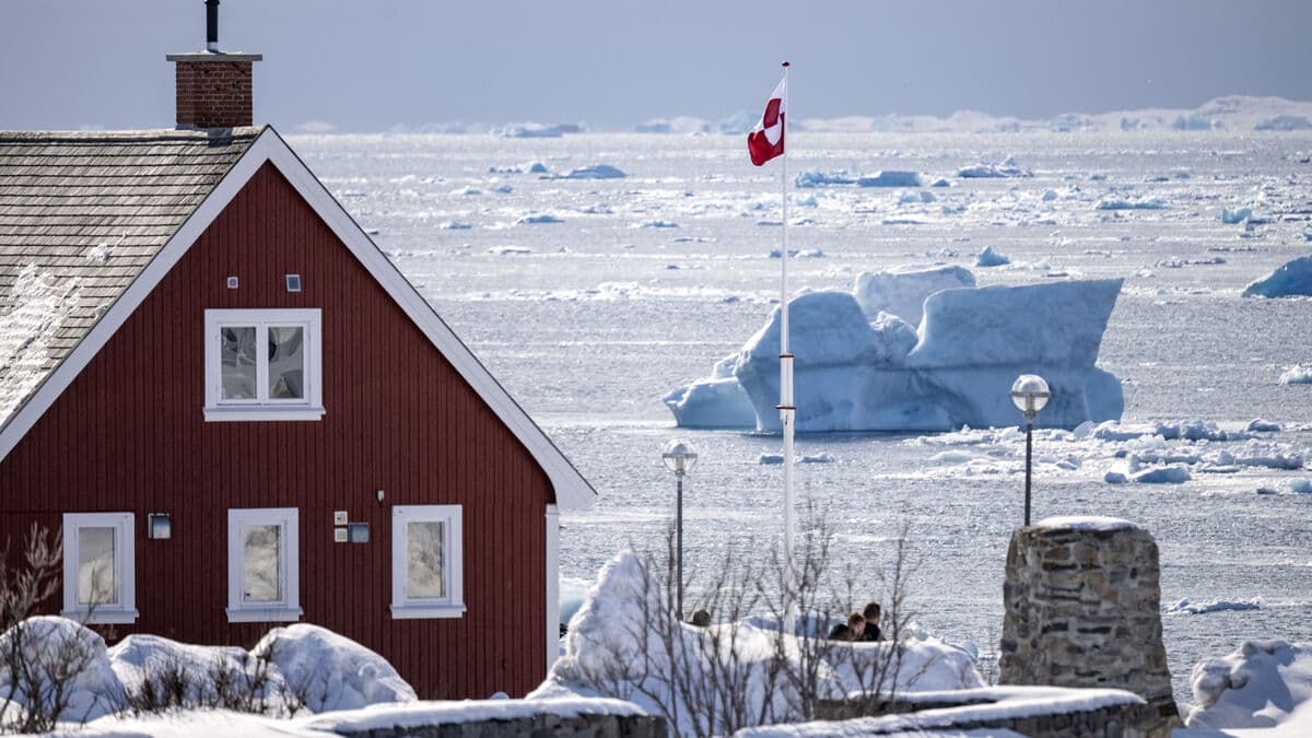It's freezing for foreigners to buy land in Greenland