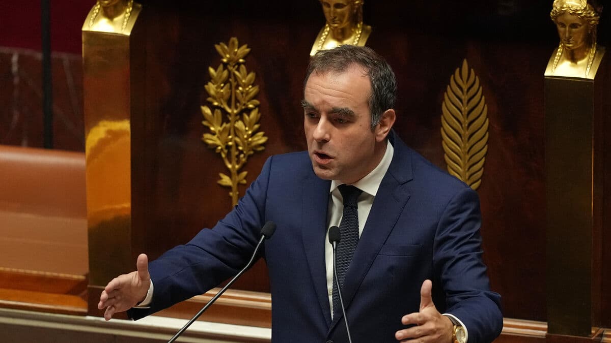 France forces 2026 budget through without a vote