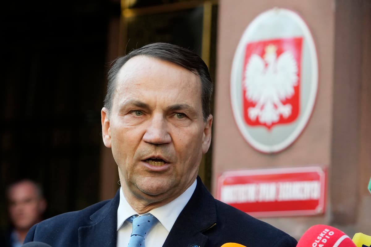 Poland Recalls Ambassador from Hungary Over Asylum Dispute