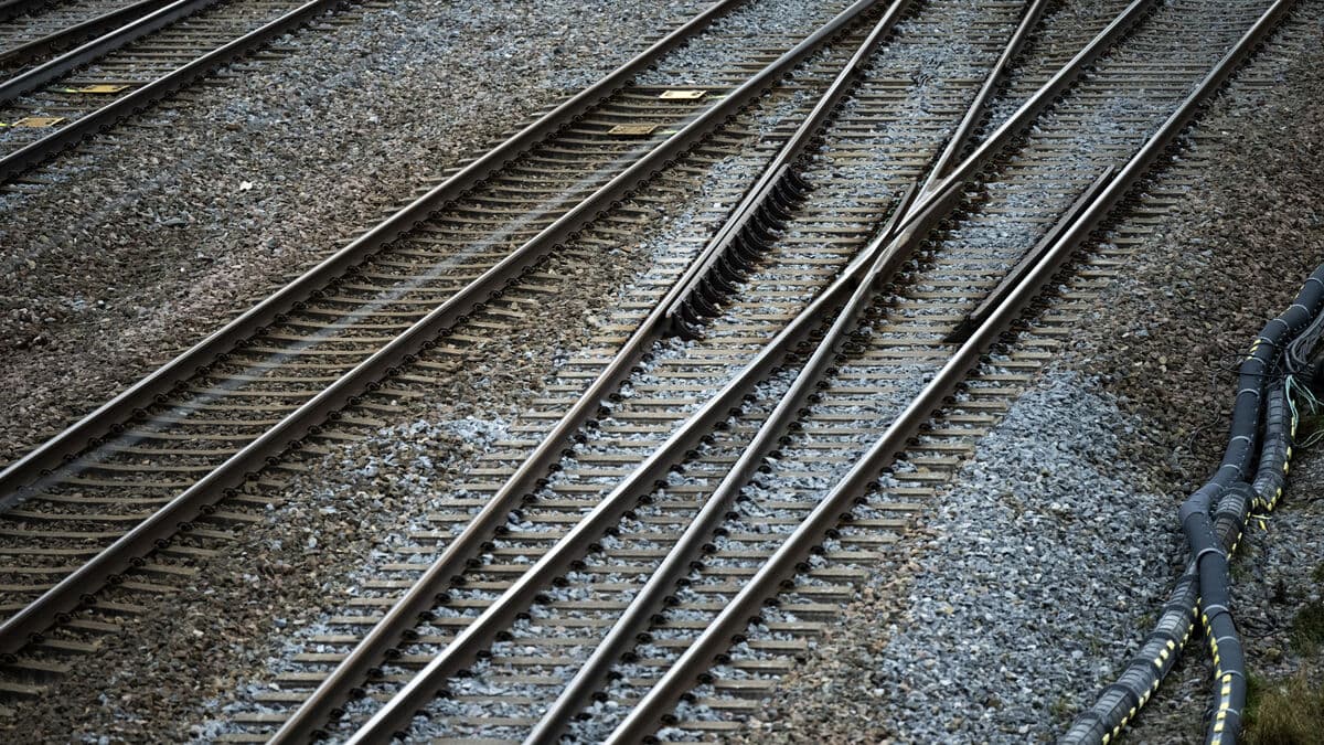 Train Disruptions Between Malmö and Copenhagen Due to Power Failure