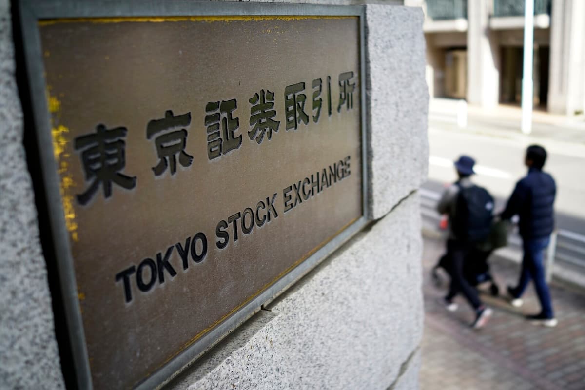 Asian Stock Markets Mostly Rise as Hang Seng Leads Gains