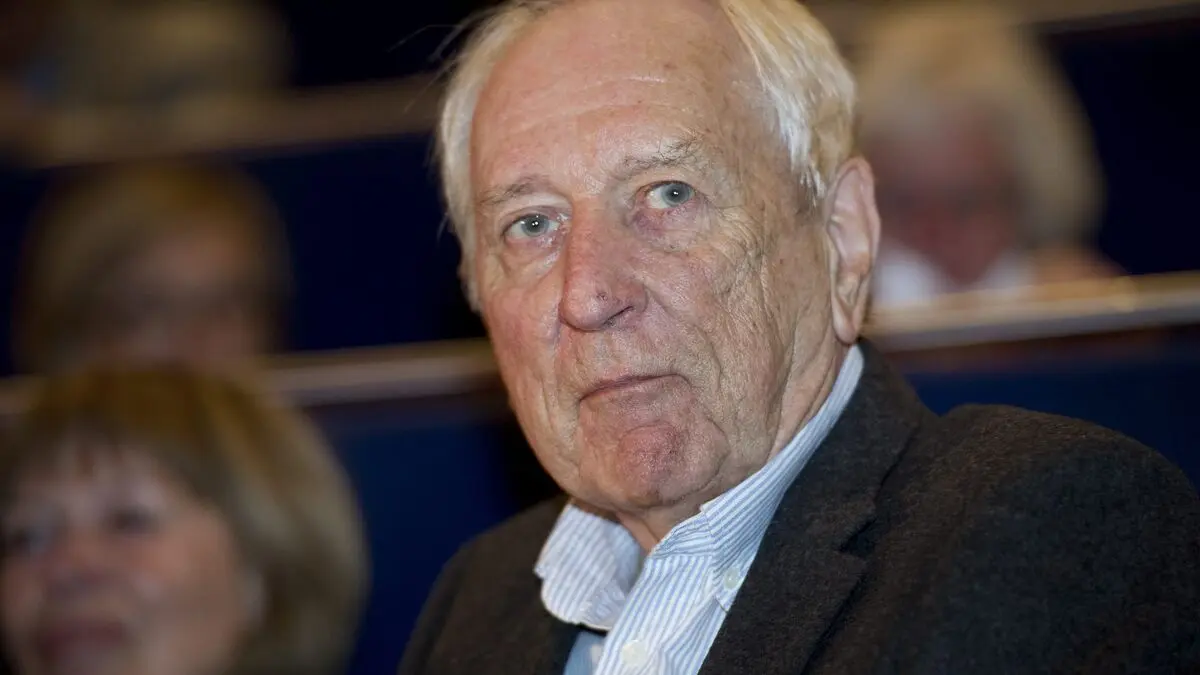 Tomas Tranströmer's Nobel Prize medal donated to Nobel Prize Museum