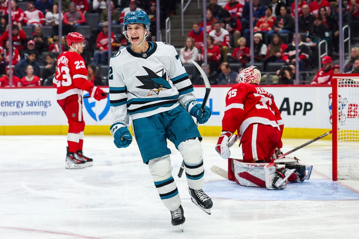 William Eklund Extends Contract with San Jose Sharks