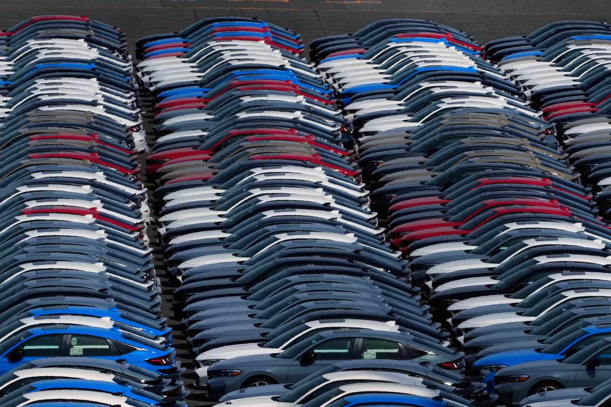 Asian Markets Tumble as US Tariffs on China Take Effect