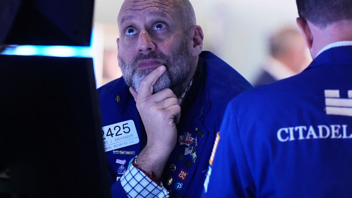 Wall Street closed steady after shaky week