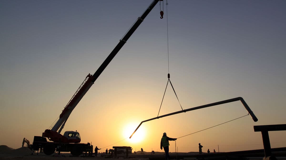 Experts: Oil prices could rise to historic levels if conflict with Iran continues until the end of April