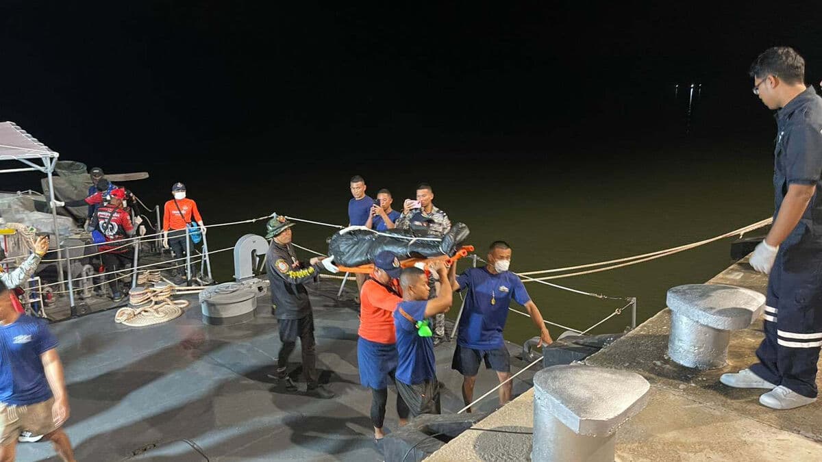 Many drowned in shipwrecks