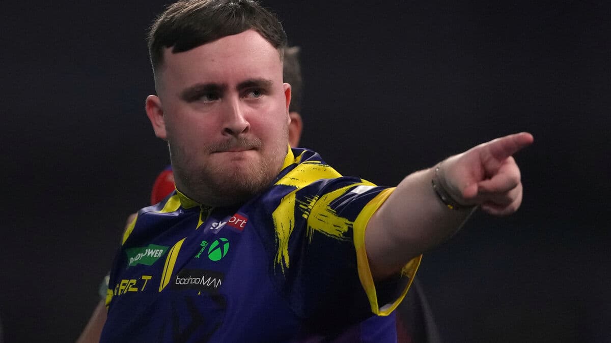 Wasp drama and blood - Littler wins the darts world championship again