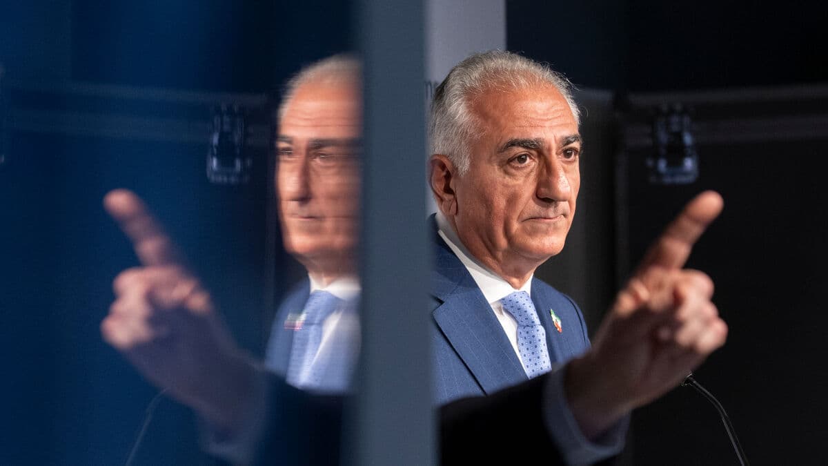 The Shah's Son Says the Regime Ends Up in the Dustbin of History