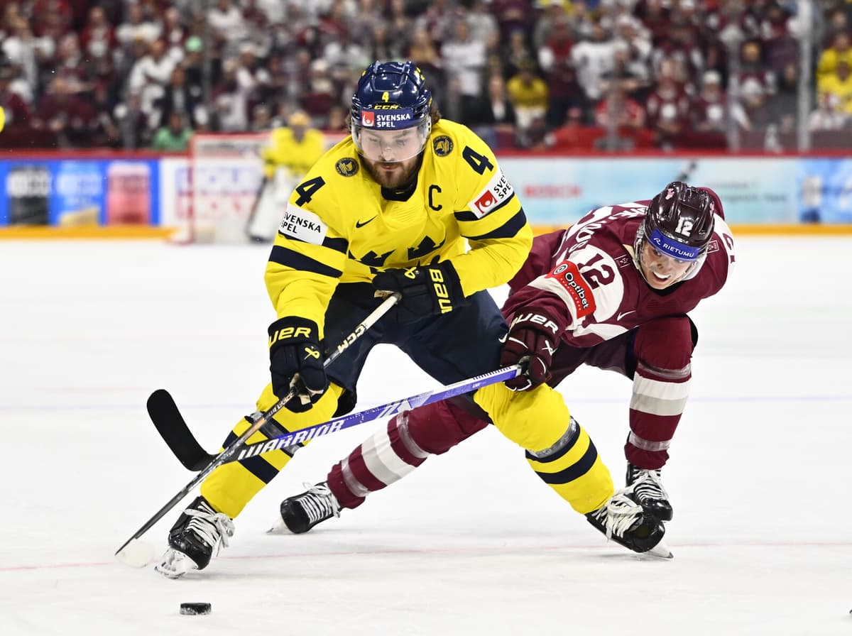 Rasmus Andersson Scores First World Championship Goal in Sweden's Win