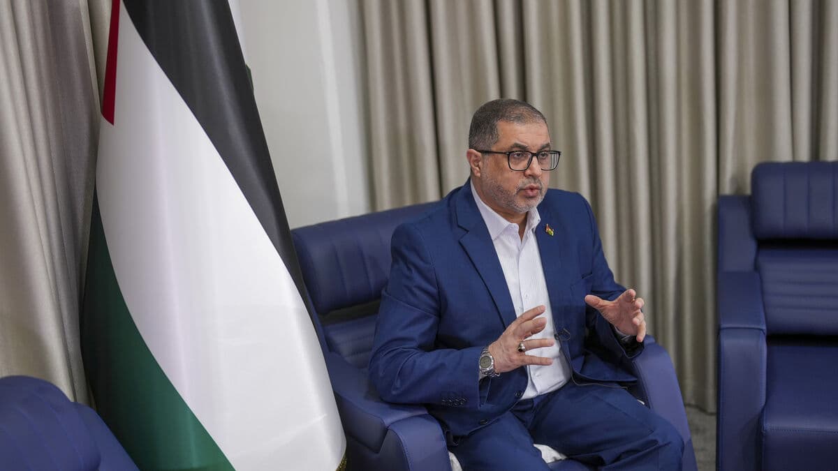 Hamas: Ready to discuss weapons