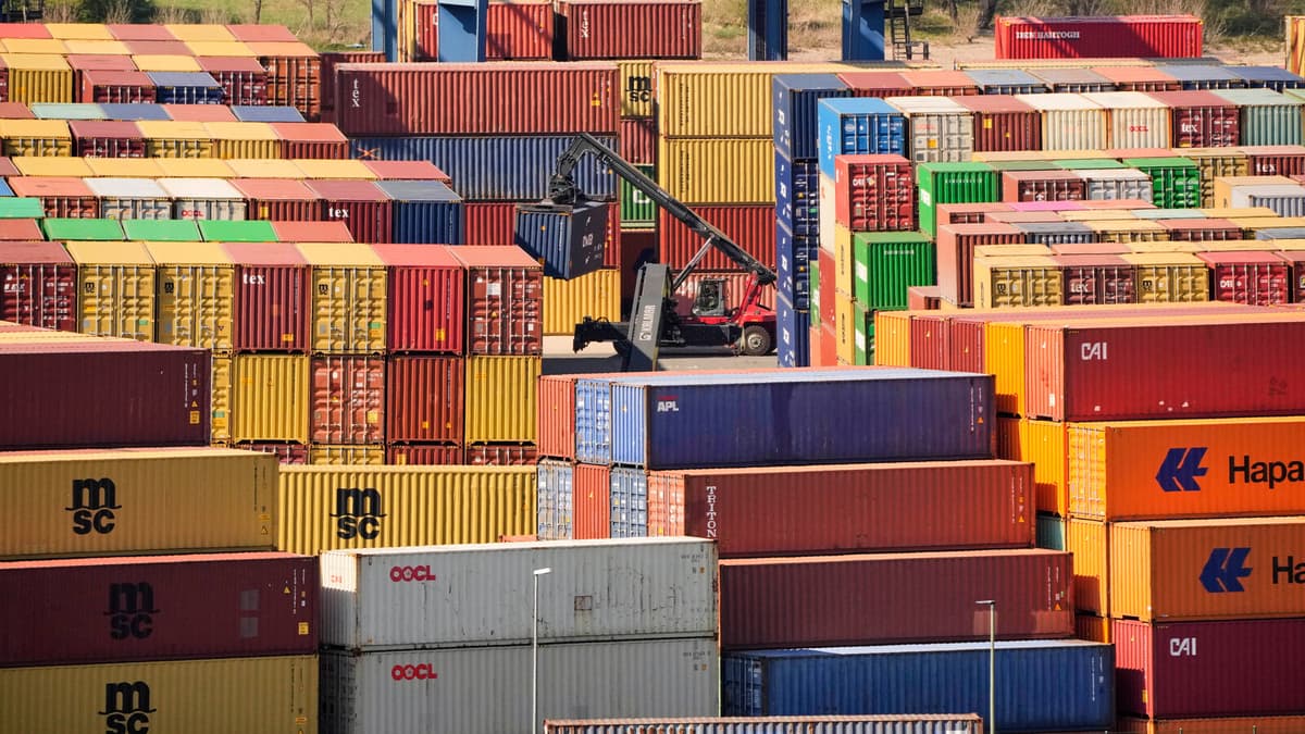 Swedish Export to US Drops Sharply Amid Tariff Impact