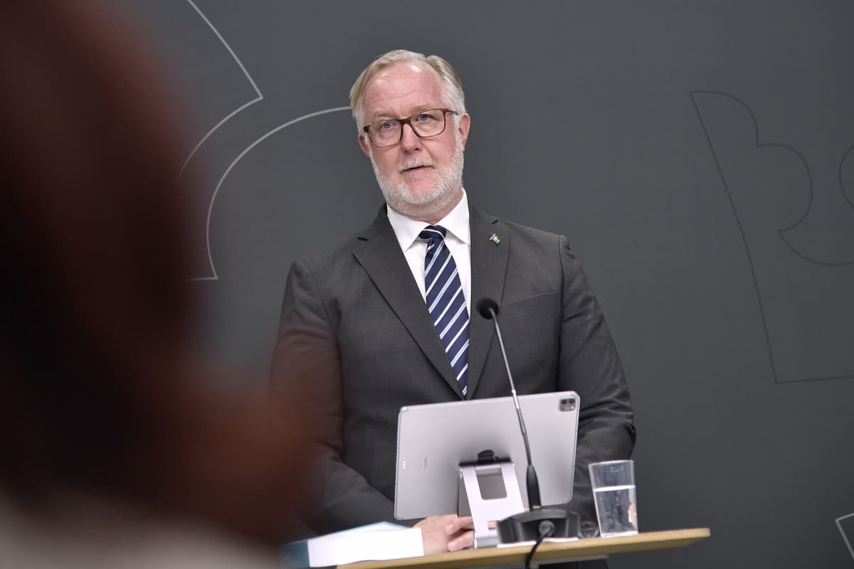 Pehrson Urges Profit-Driven Schools to Exit Gracefully