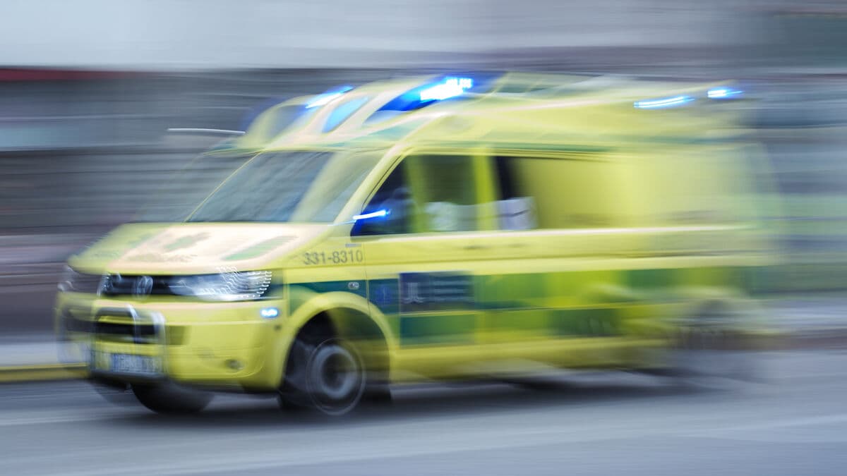 Man in his 70s dies after being hit by truck on Highway 51 in Örebro