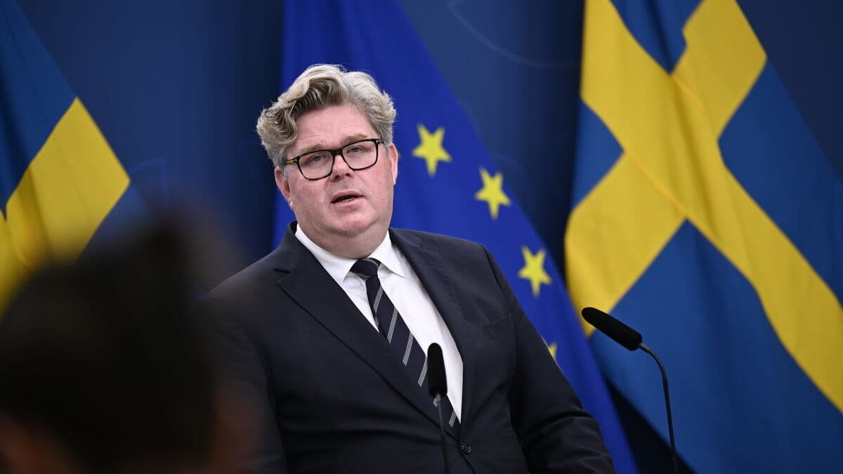 The parties disagree on how to stop the gangs