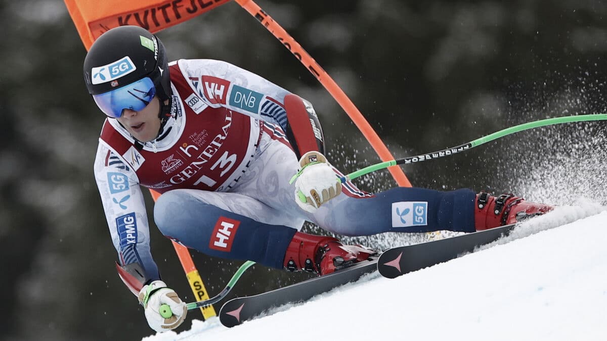 Norwegian Fredrik Møller crashes, misses Olympic downhill race