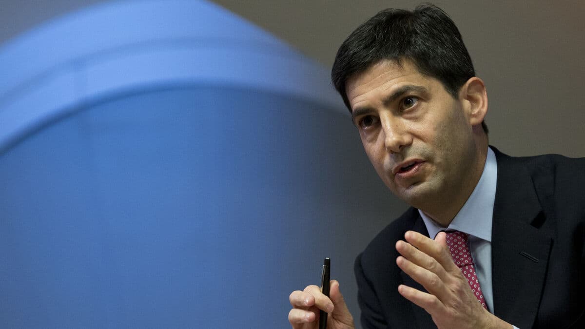 Trump says Kevin Warsh will be the new Fed chairman