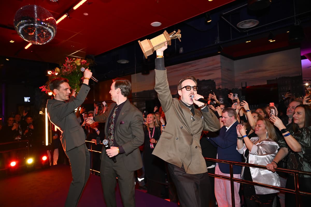 Kaj parties after the victory