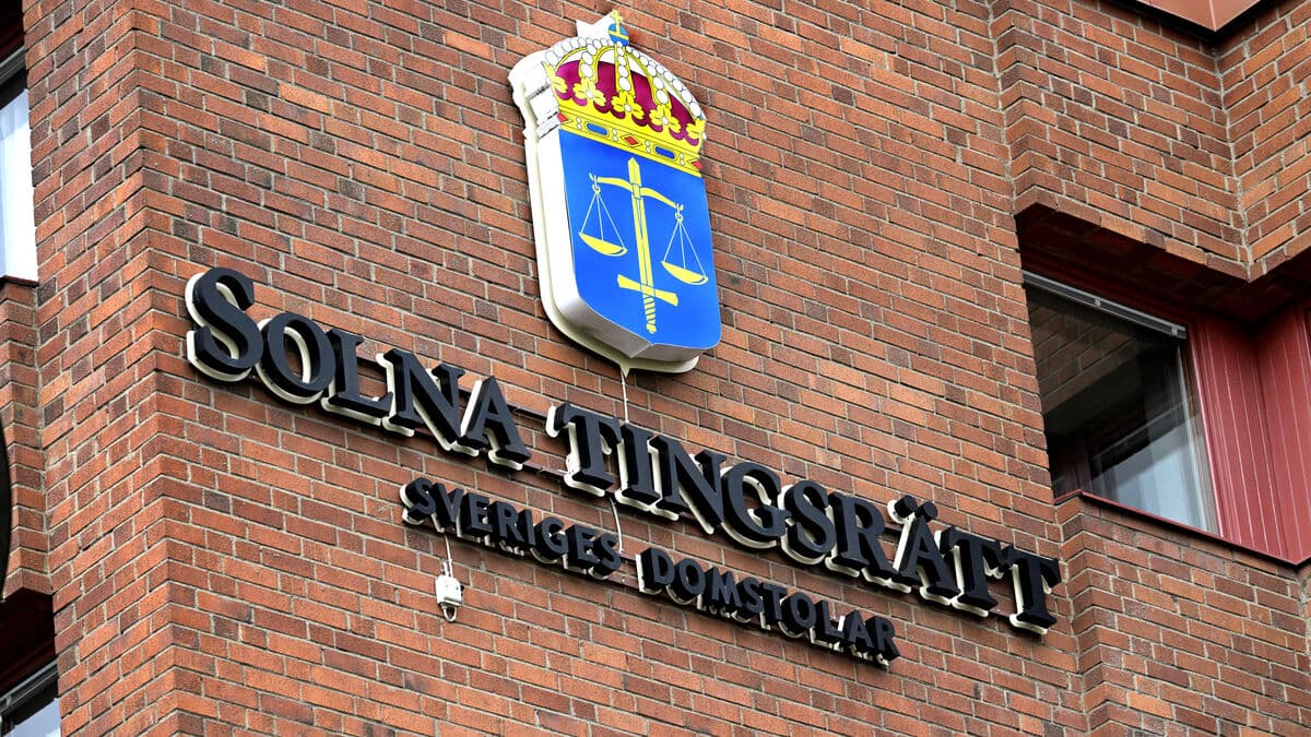 Sold prepaid cards to criminal gangs - prosecuted