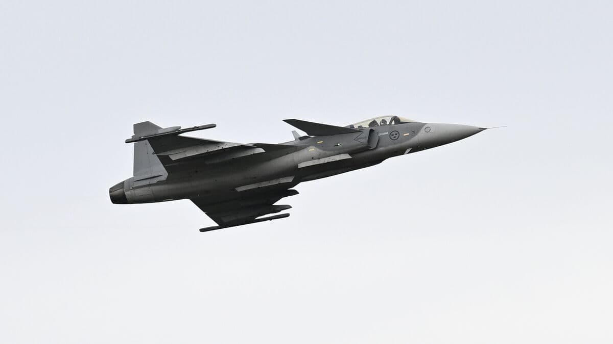 Saab receives billion-dollar order to develop Gripen