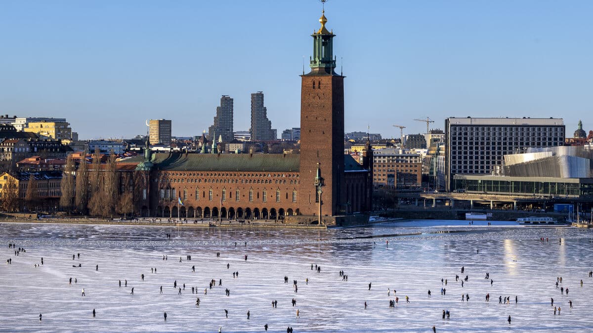 Several people fall through the ice in Stockholm