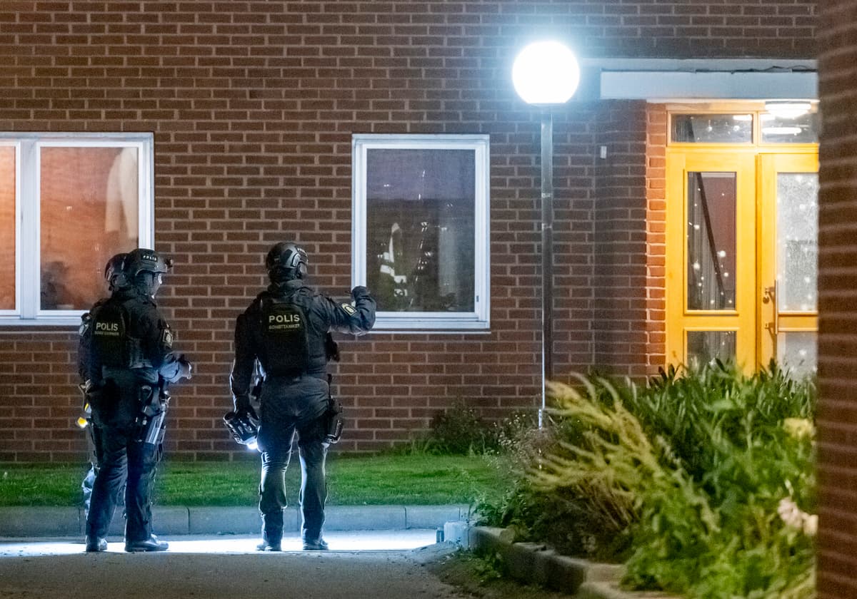 Explosion Damages Malmö Apartment Building Entrance