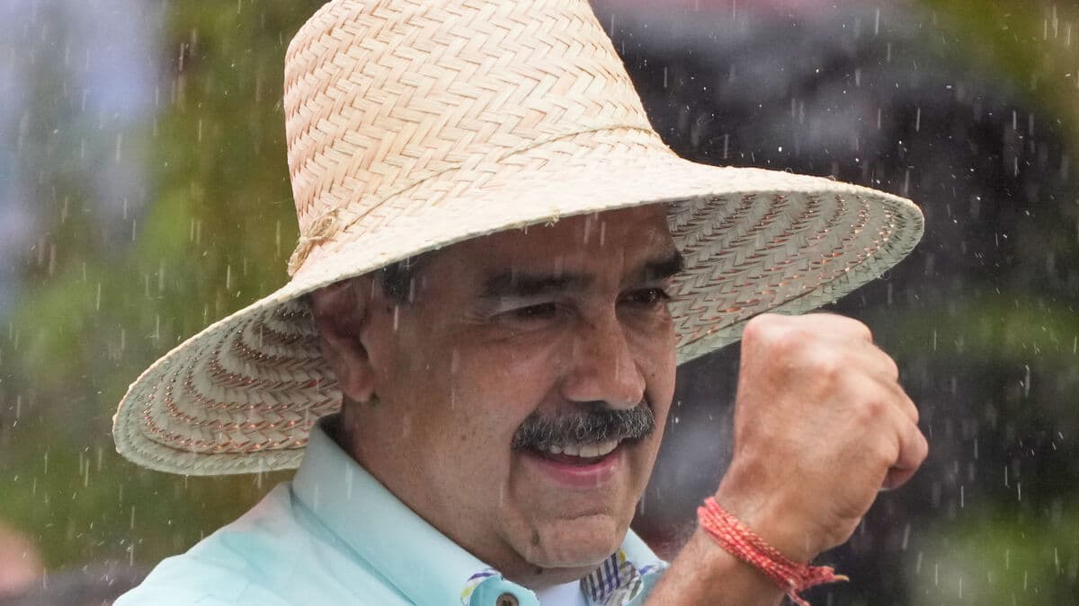 Trump says it would be wise for Maduro to step down