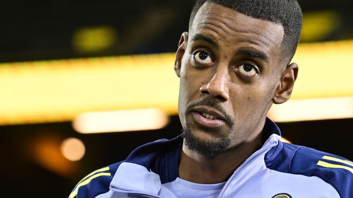 Isak Backs Tomasson Amid World Championship Qualifier Setback