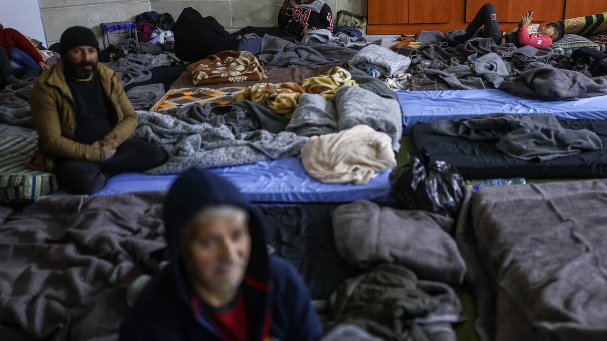 Curfew in Aleppo after Syrian military attacks