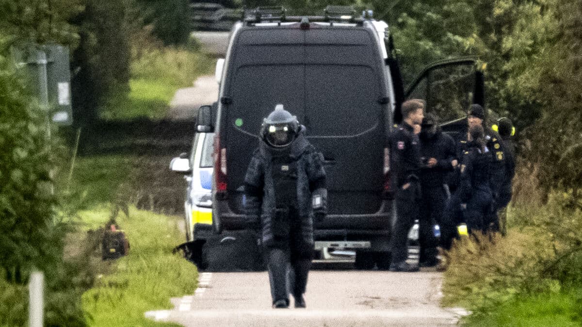 Thermos Bombs Found at Kävlinge Golf Course Disarmed by Police