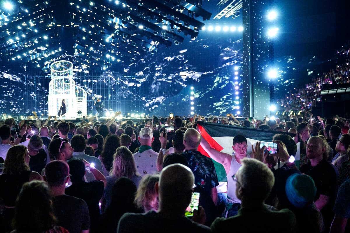 Disruptions at Israel's Eurovision Rehearsal with Flags and Whistles