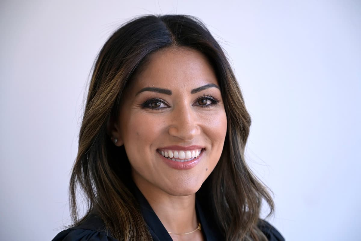 Nikki Amini Hosts New Dating Show Stranded on Honeymoon Island Sweden