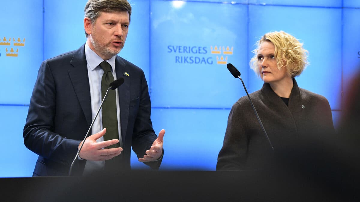 Center Party Proposes Environmental Car Bonus to Meet Climate Goals