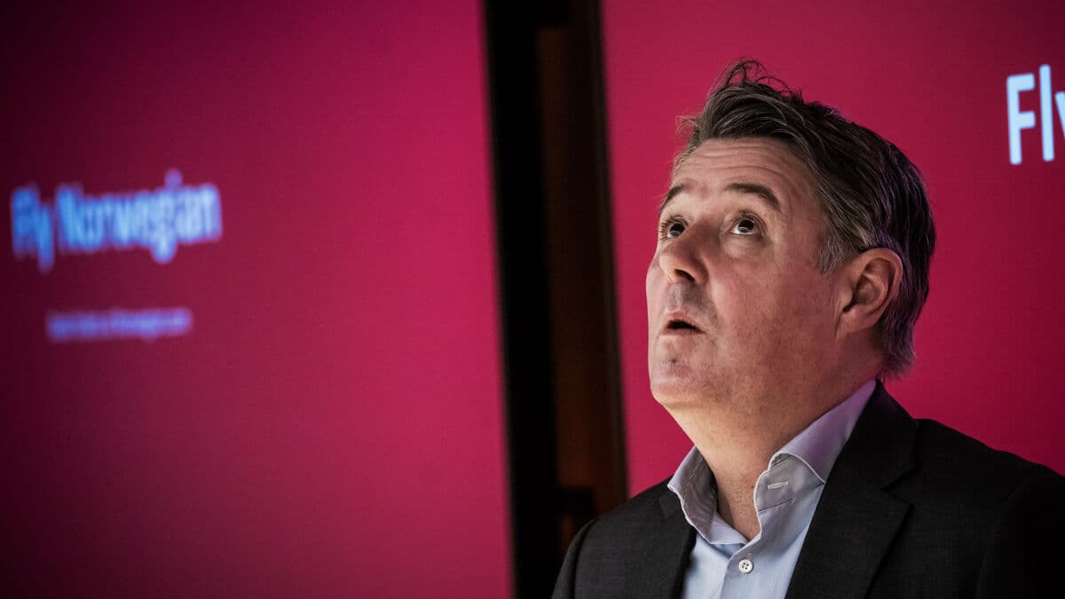 Norwegian posts slight fourth-quarter operating profit