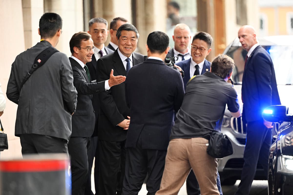 Government Faces Criticism Over Costly Unused Venue for Customs Meeting