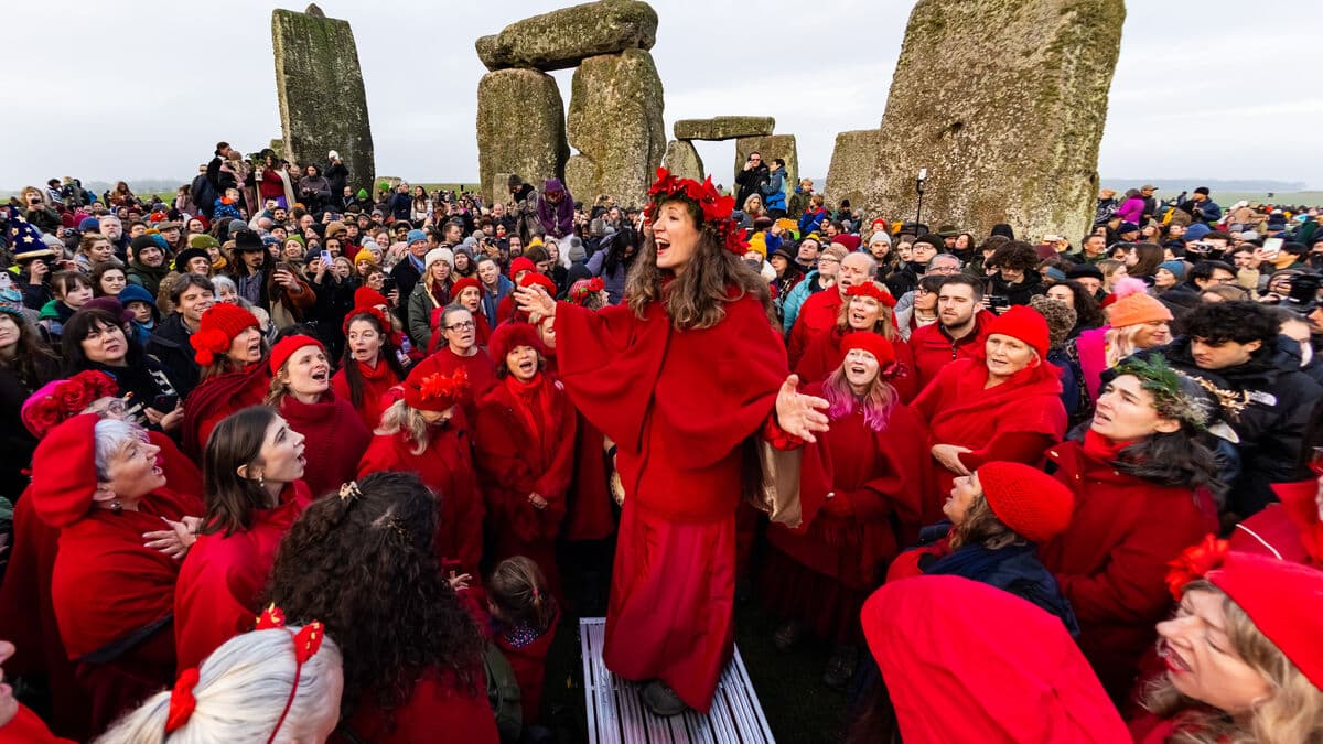 Thousands celebrated the winter solstice at England's Stonehenge