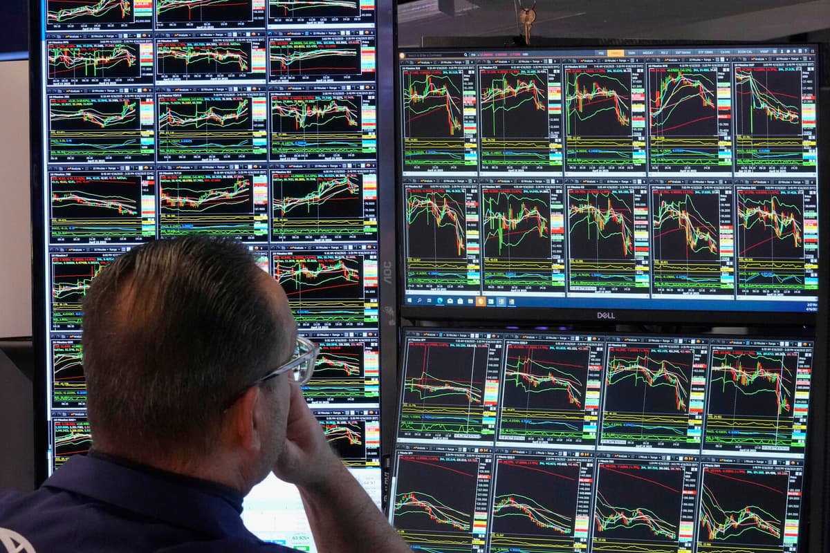 Nvidia's Warning Sends Wall Street Indices Tumbling