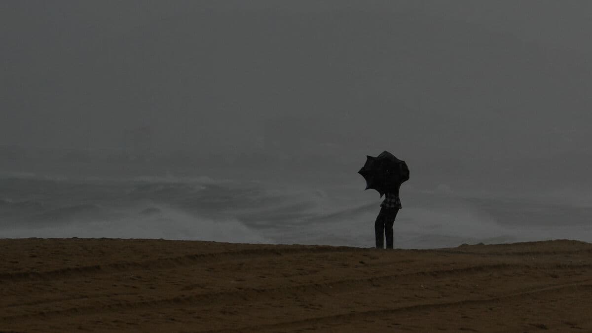 Embassy warns Swedes of storms