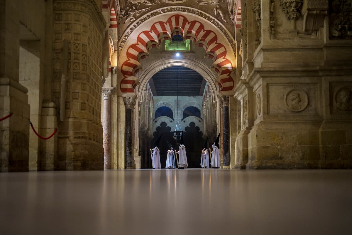 Fire Contained at Córdoba's Historic Cathedral