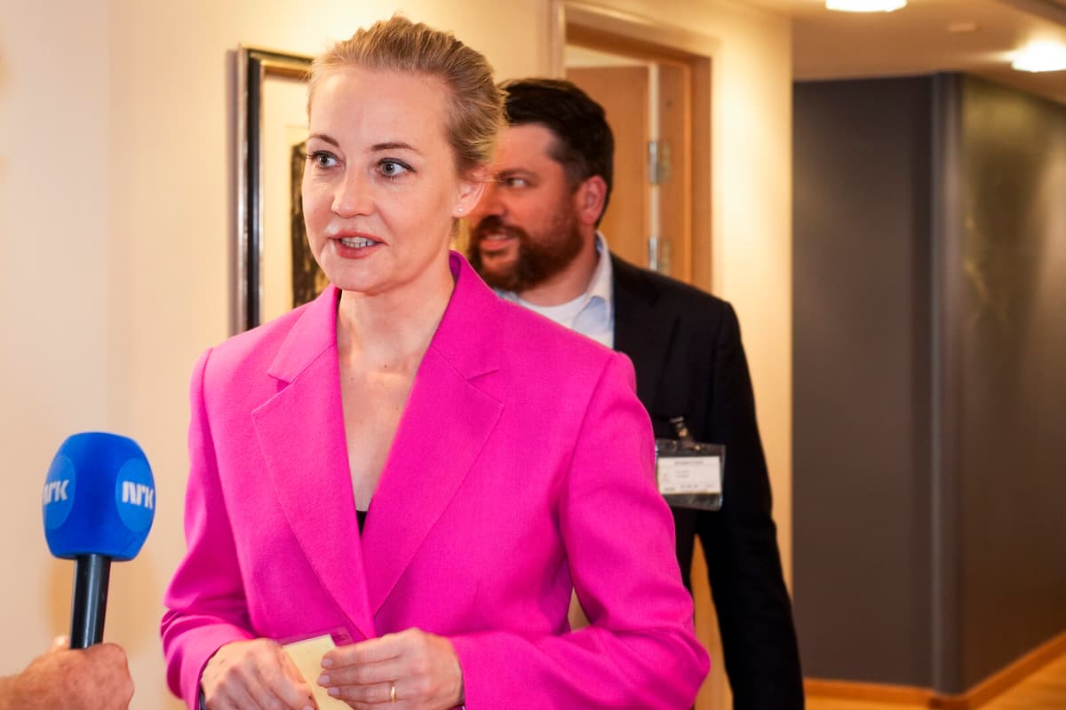 Navalny Launches Satellite TV Channel to Combat Russian Censorship